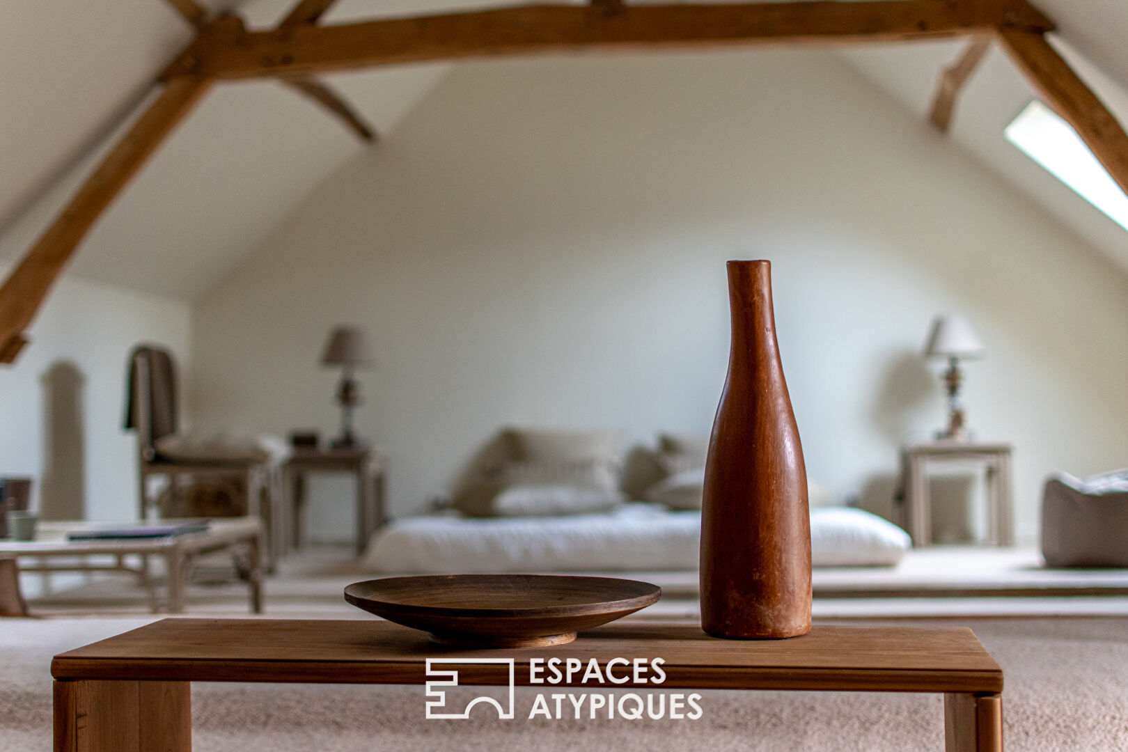 Beautiful property in a rural setting with meadow and boxes for horses