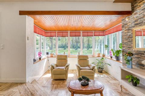 Contemporary country house on 1.7 hectares of unspoiled nature