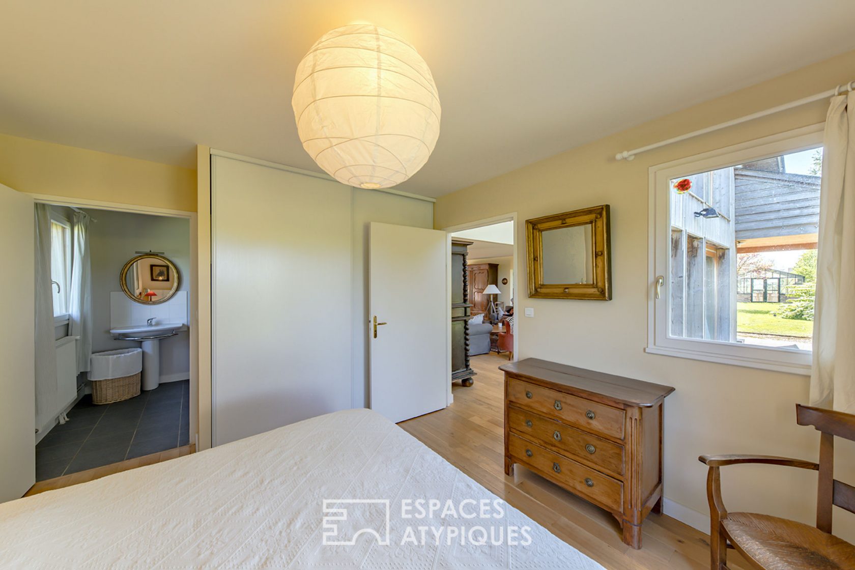 Maison contemporaine à ossature bois et dépendances normandes