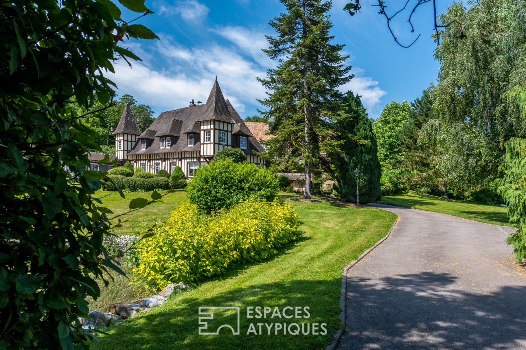 Architect’s mansion in its park
