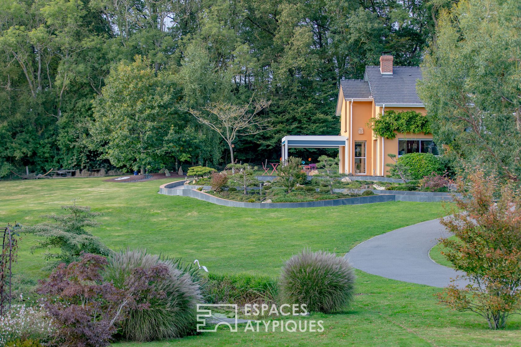 Contemporary architect house and its landscaped garden