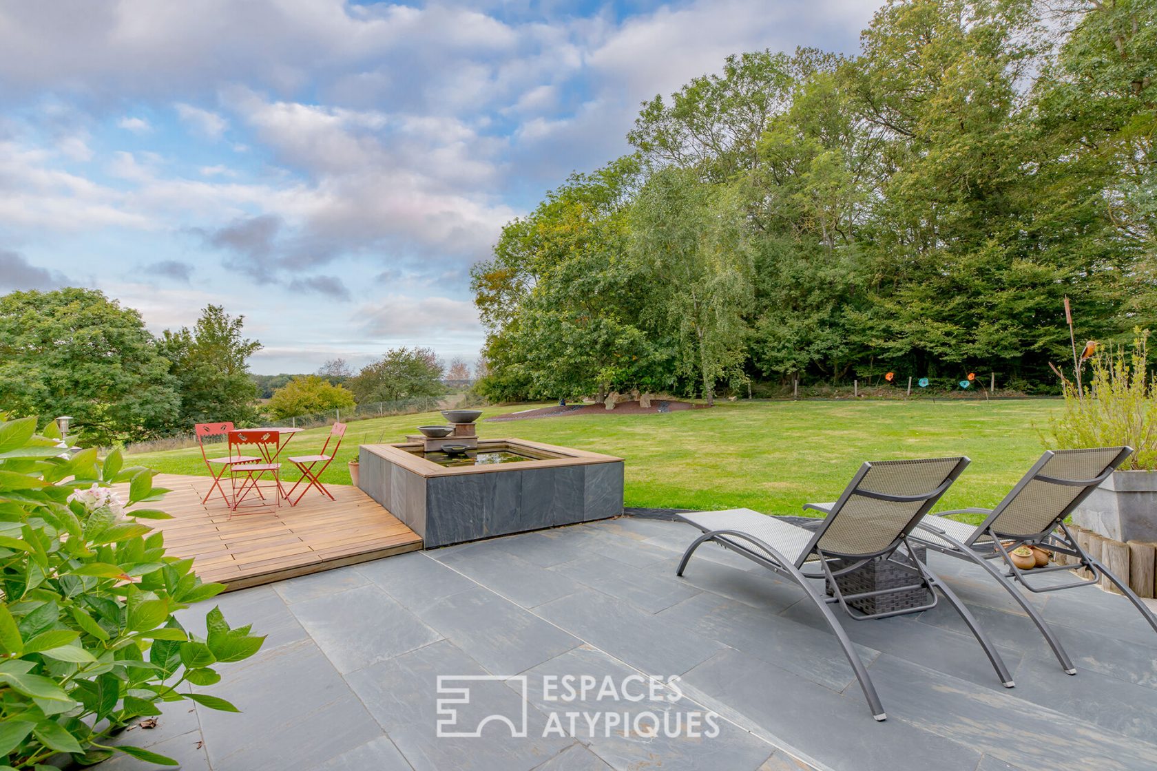 Contemporary architect house and its landscaped garden