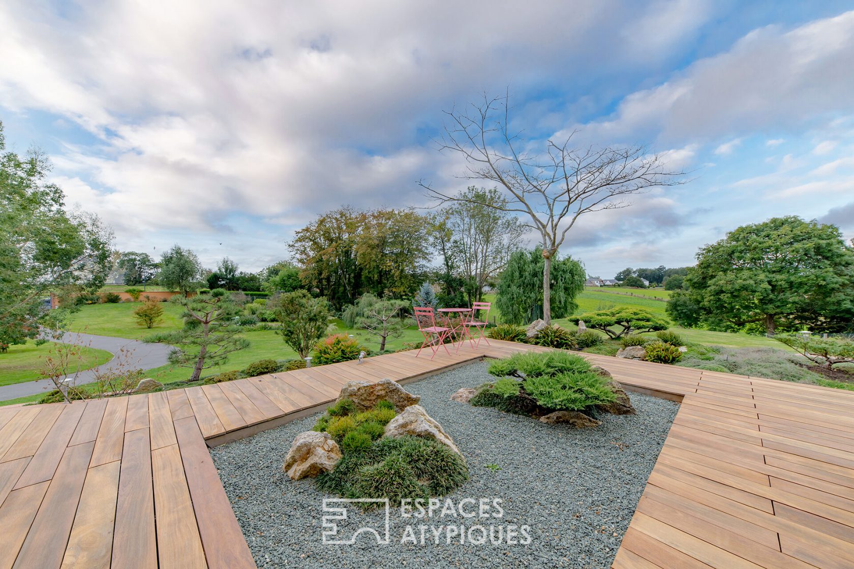 Contemporary architect house and its landscaped garden