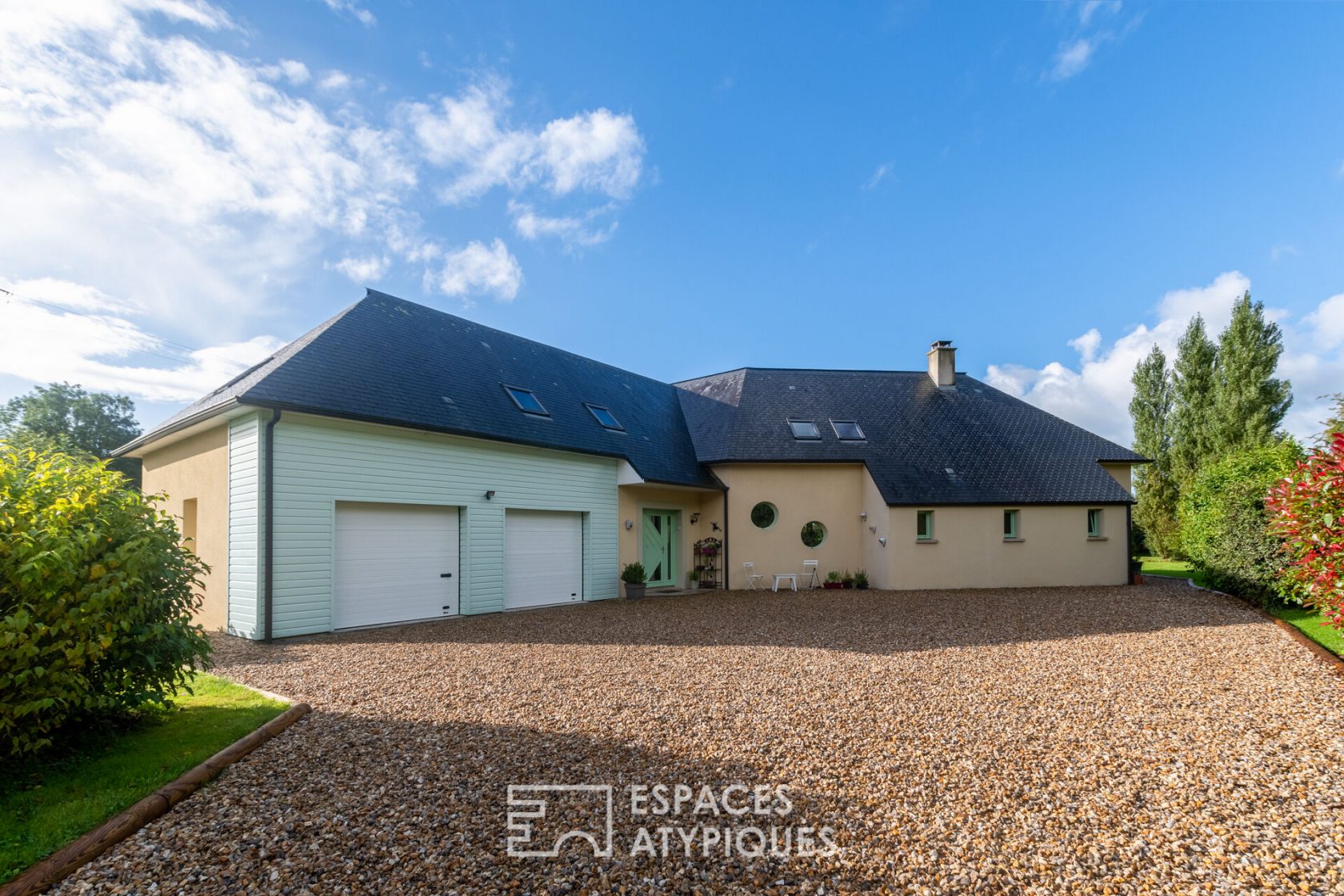 Architect house open to nature – near Honfleur