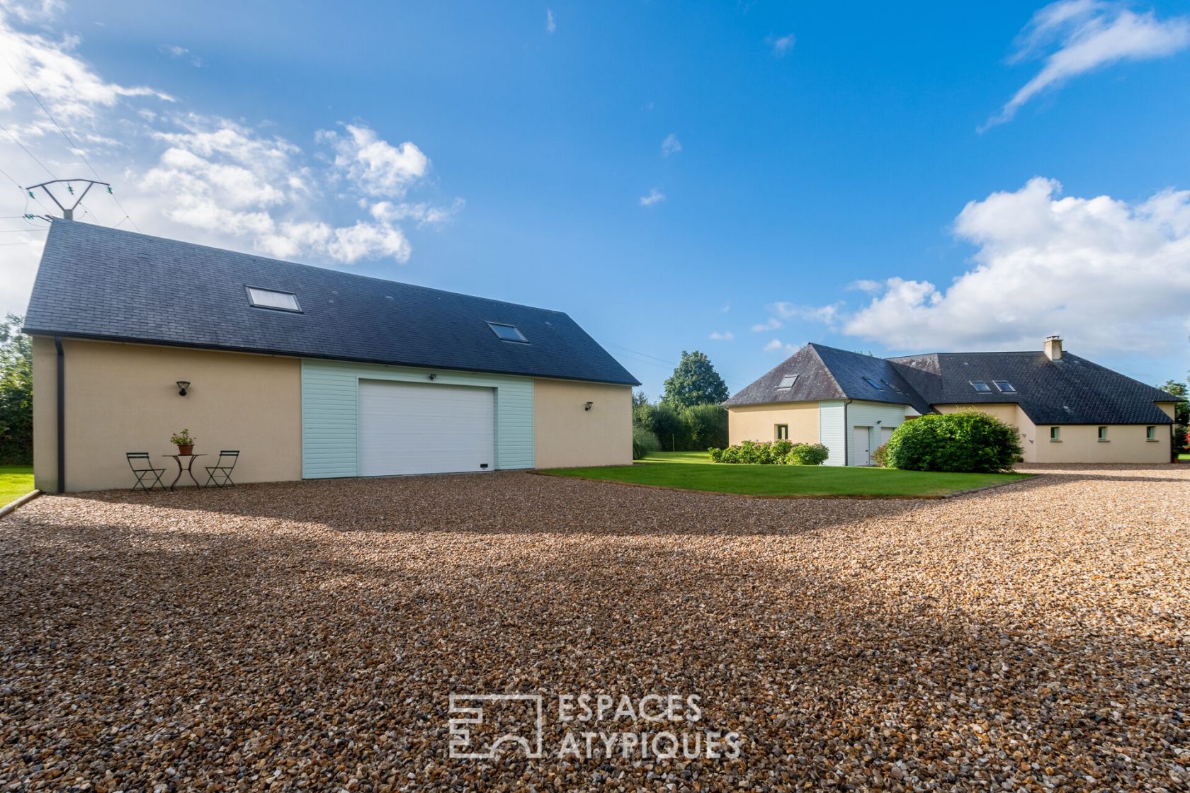 Architect house open to nature – near Honfleur