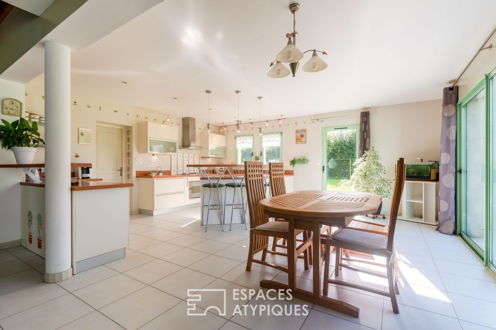 Architect house open to nature – near Honfleur
