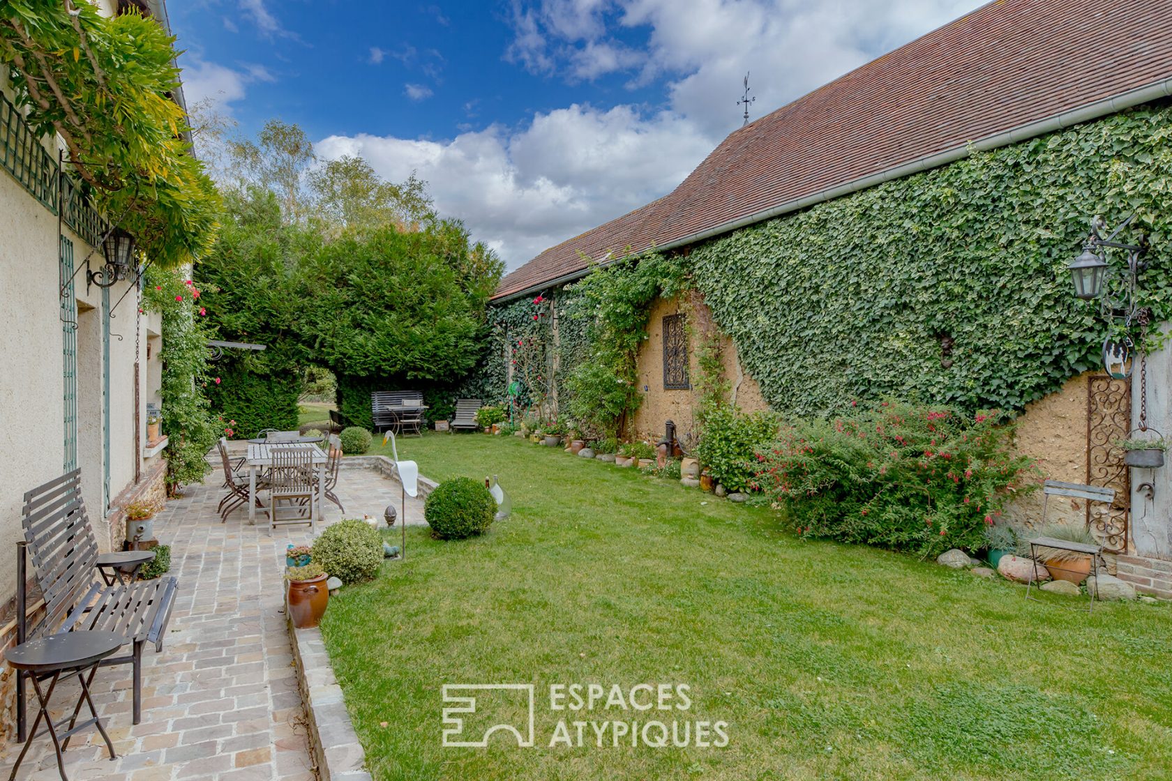 Ancienne grange à foin réhabilitée et sa maison d’amis