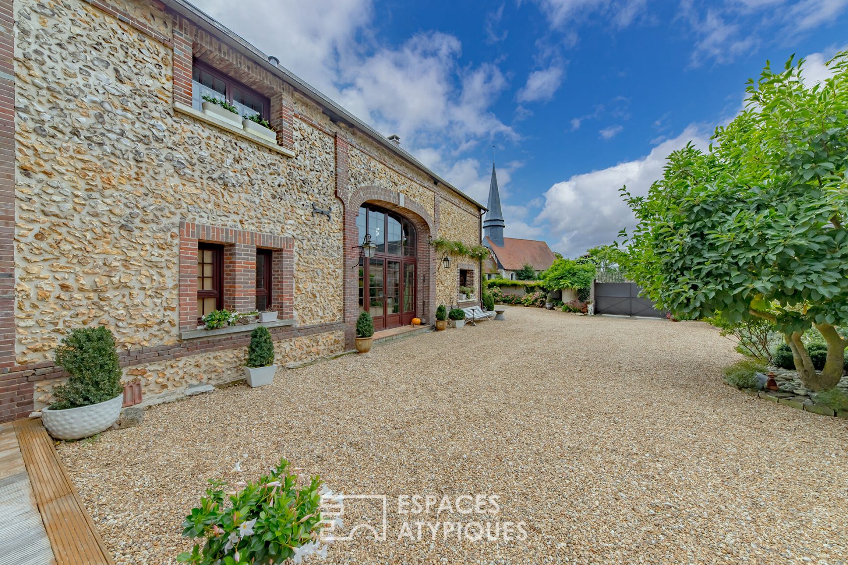 Ancienne grange à foin réhabilitée et sa maison d’amis