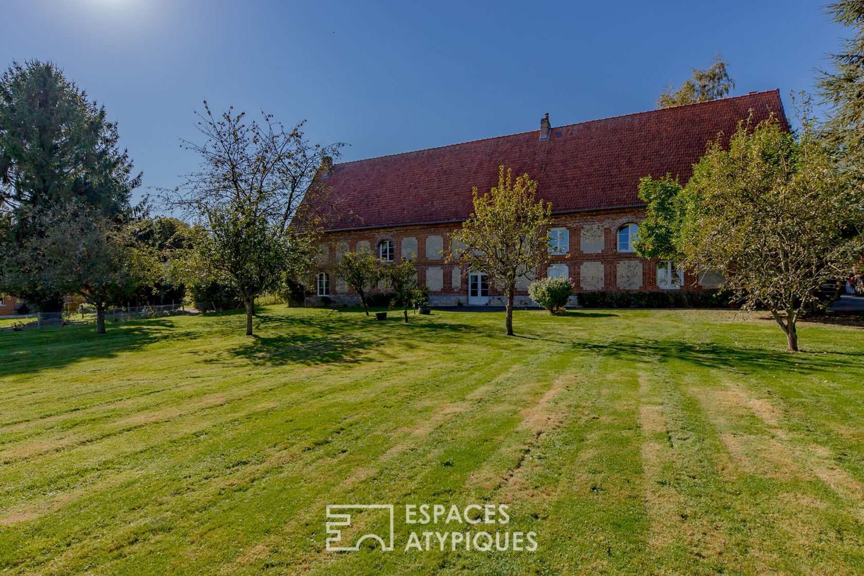 Ancienne grange dîmière avec piscine et maison d’amis