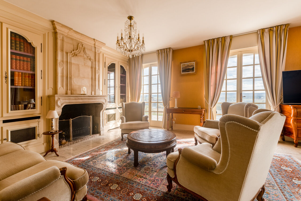 Property with panoramic view of the Seine