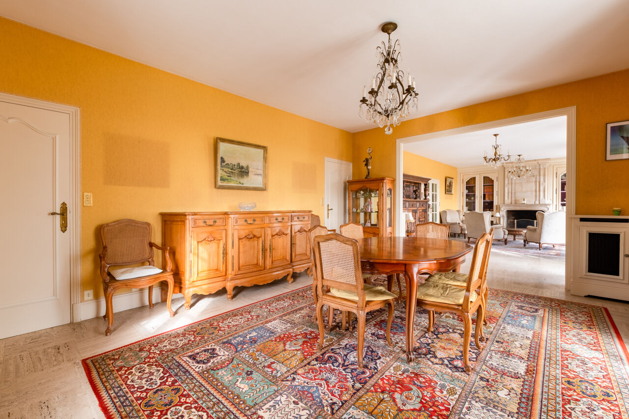 Property with panoramic view of the Seine
