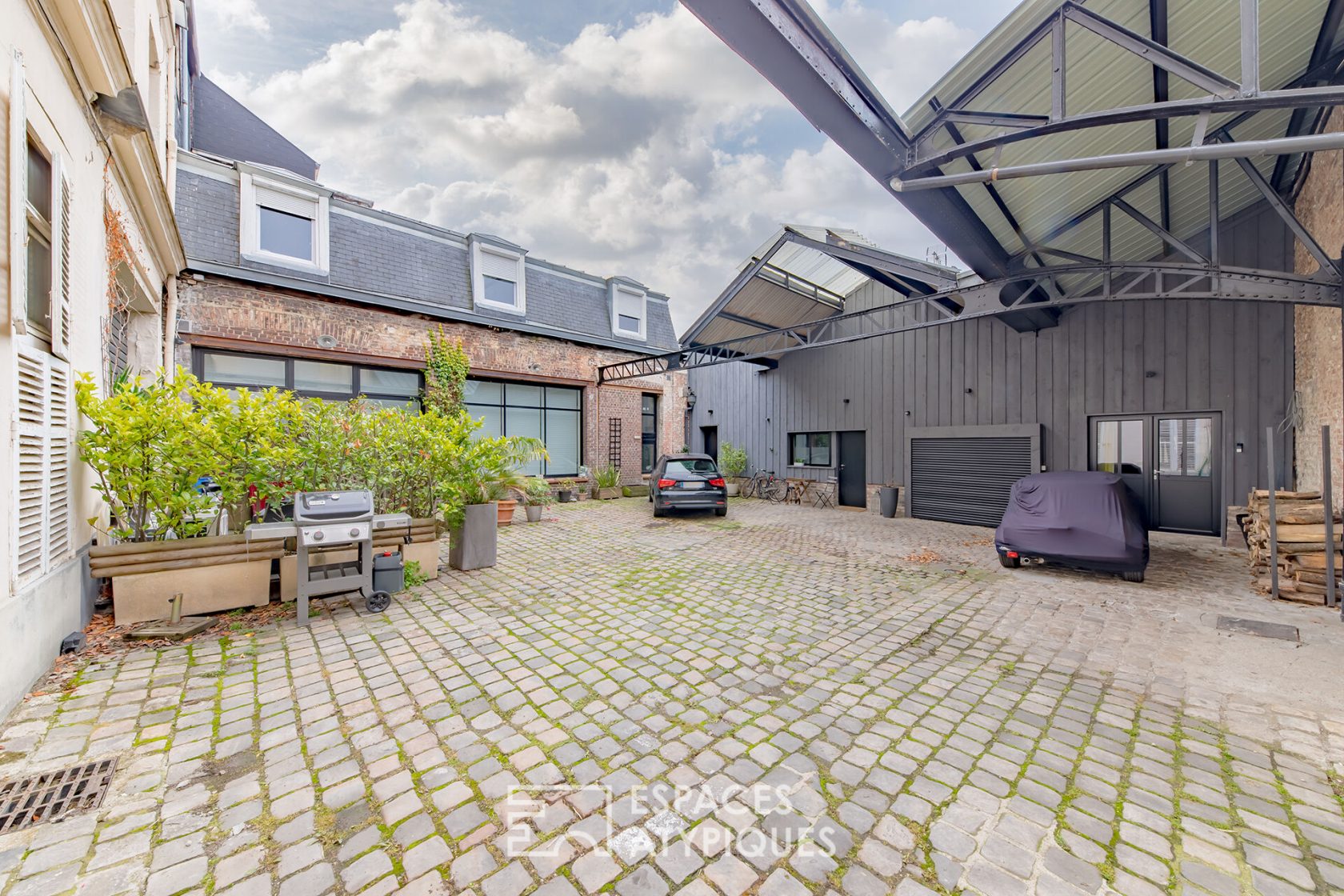 Atypical apartment in the city center