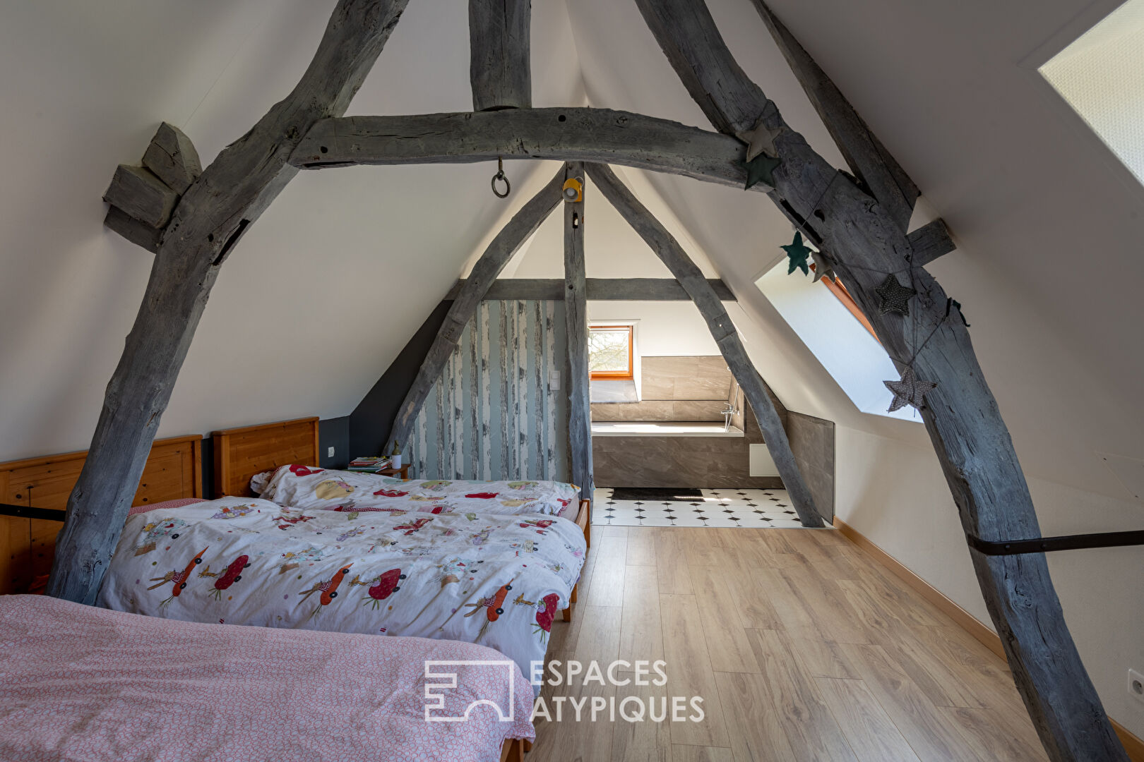 Renovated farmhouse and its gîte in a rural setting