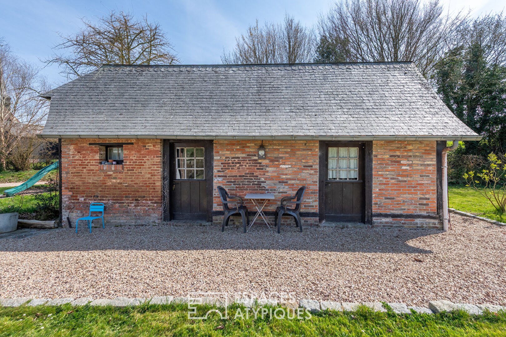 Renovated farmhouse and its gîte in a rural setting