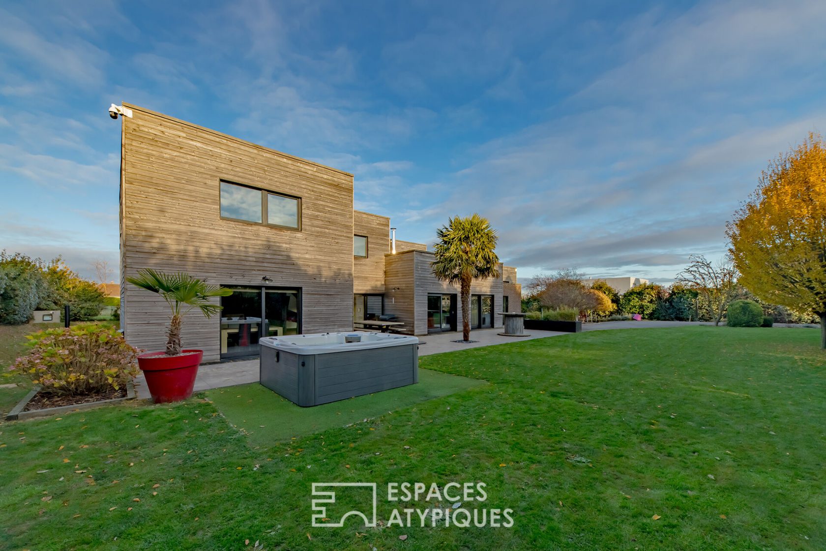 BBC architect house in half-level timber frame