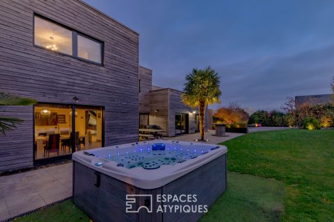 BBC architect house in half-level timber frame