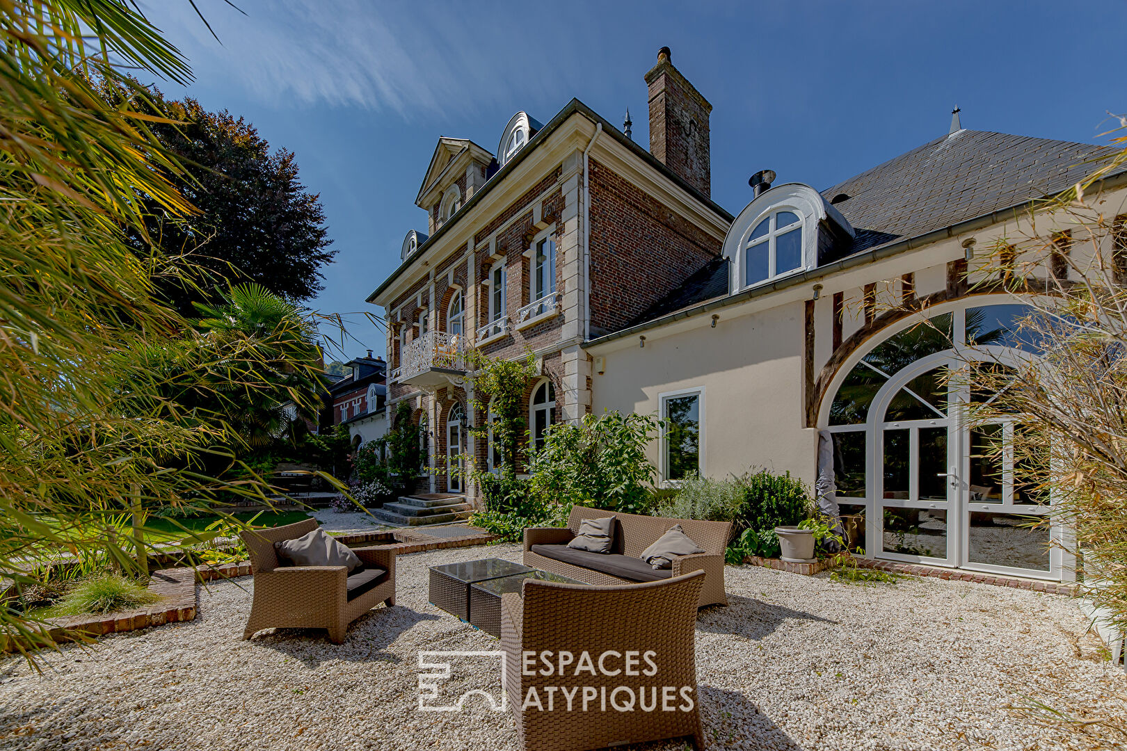 Villa d’exception du 19ème siècle en bord de Seine