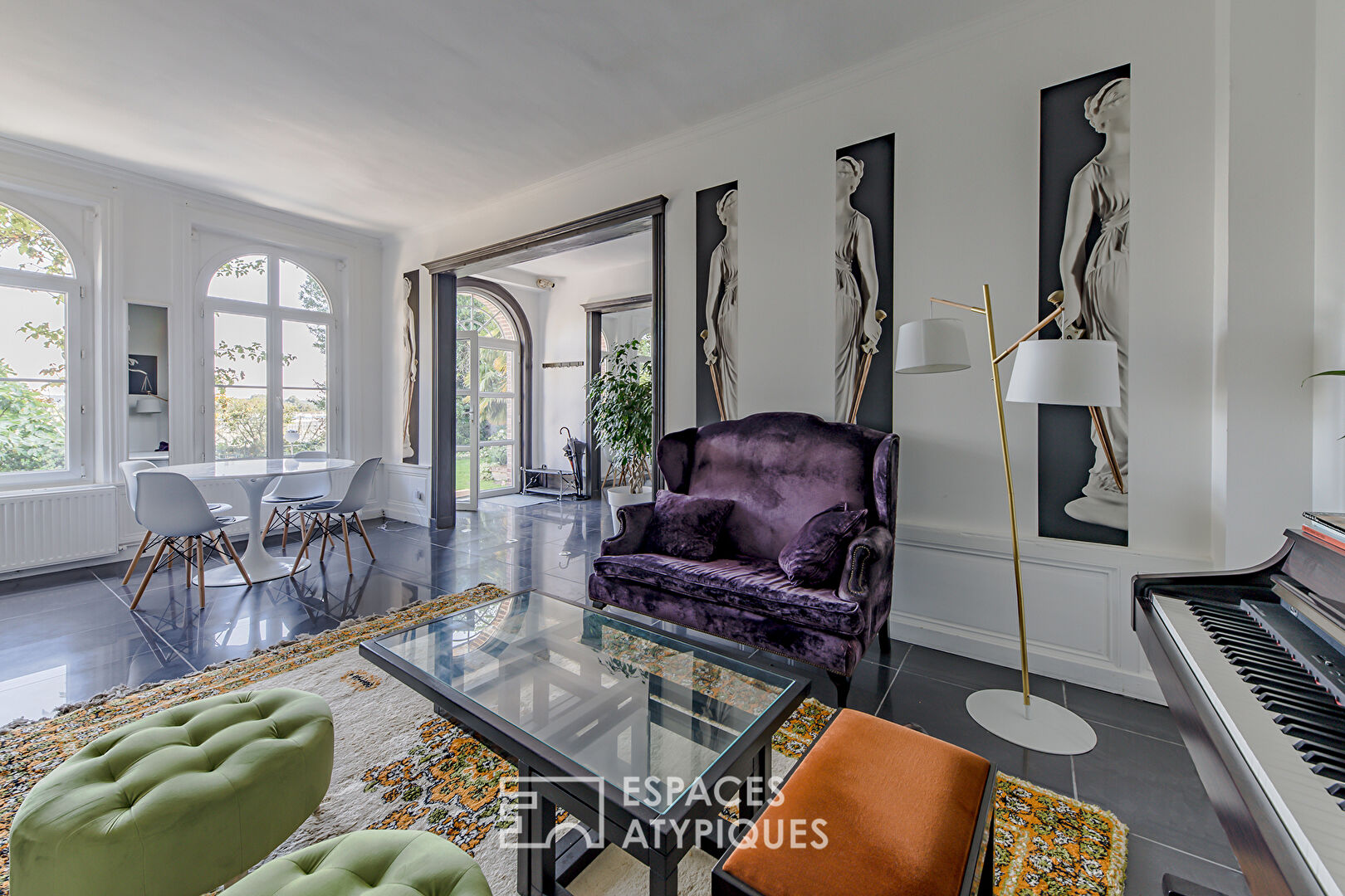 Villa d’exception du 19ème siècle en bord de Seine
