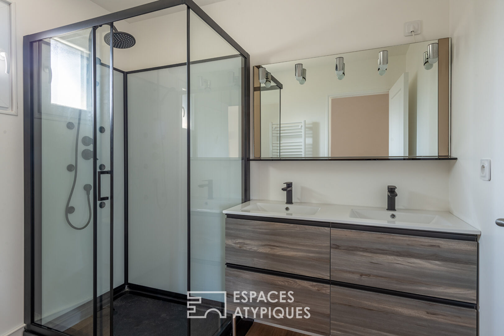 Maison familiale rénovée de 5 chambres avec jardin