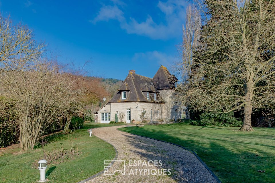 27400 ACQUIGNY - Maison de style anglo-normand au bord de l'Iton et sa dépendance - Réf. 1047EAR