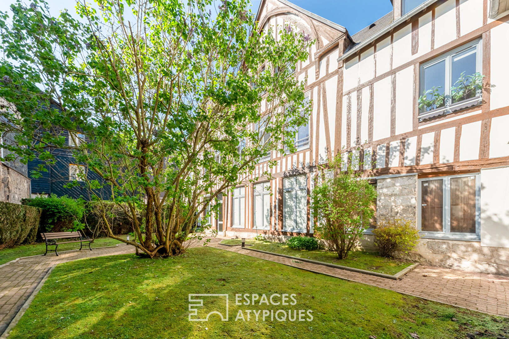 Appartement en hyper centre de Rouen avec jardin et vue cathédrale