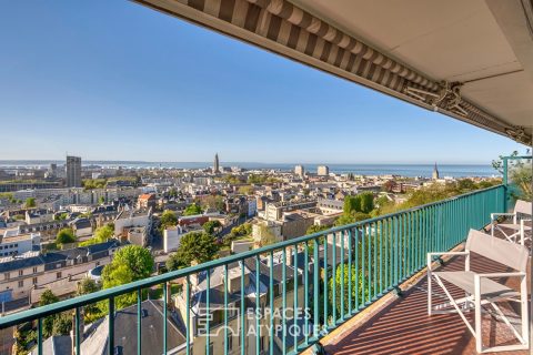 Appartement avec balcon et vue panoramique sur la ville et l’estuaire