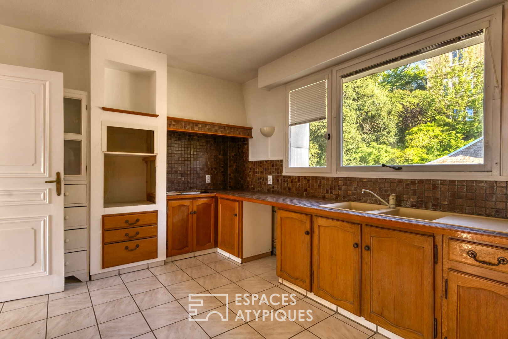 Appartement avec balcon et vue panoramique sur la ville et l’estuaire