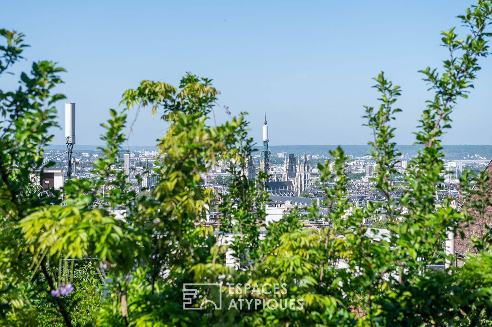 Maison rénovée avec vue sur Rouen et jardin