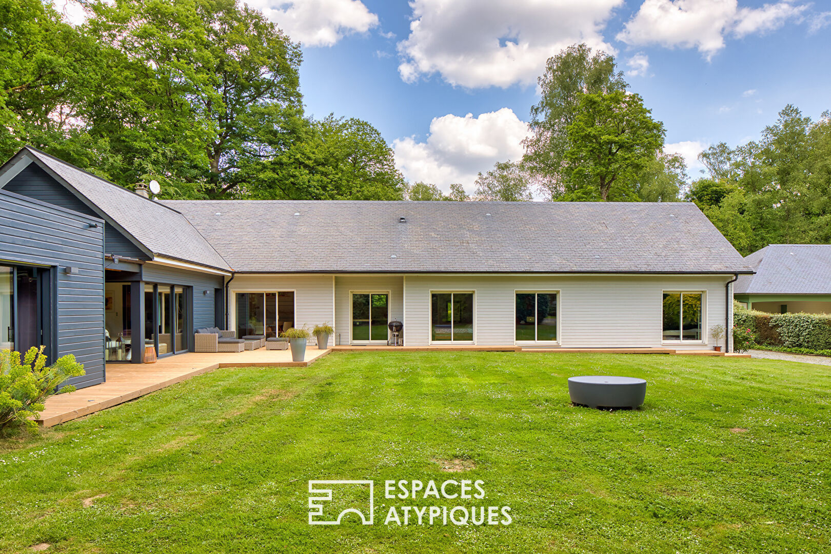 Maison d’architecte en lisière de forêt à Forges-les-Eaux