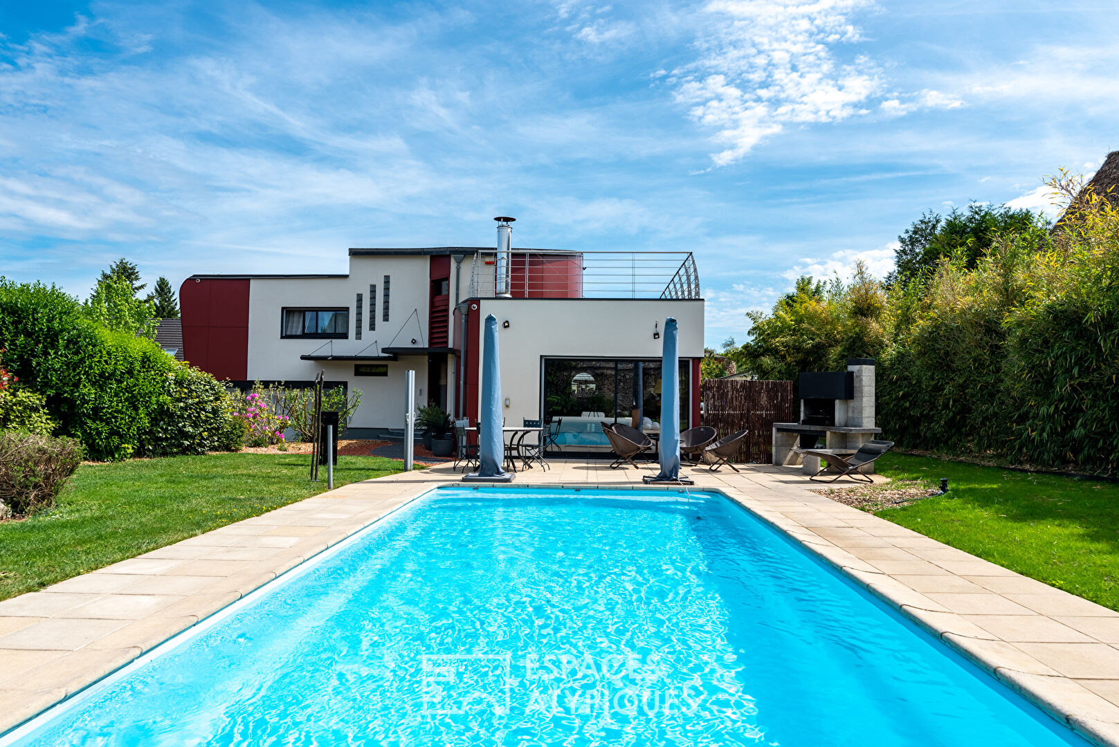 Audacious architect house with swimming pool
