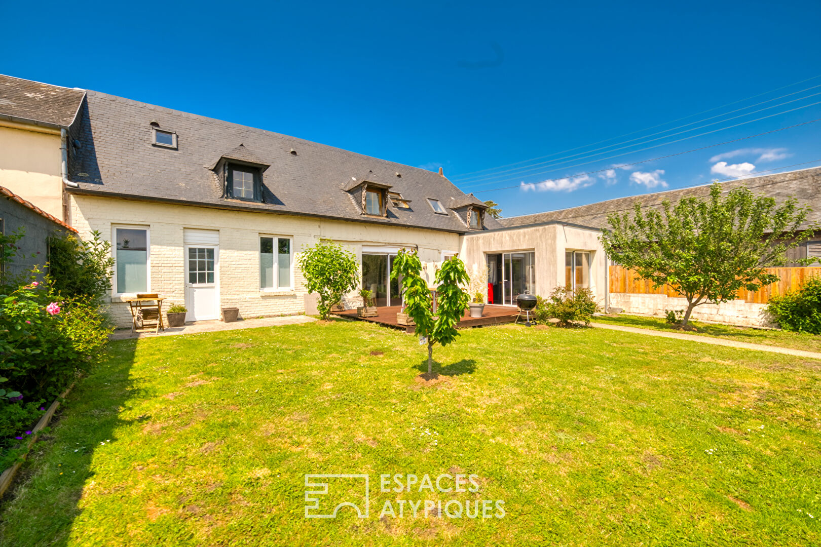 Real estate complex of two houses in the center of Yvetot