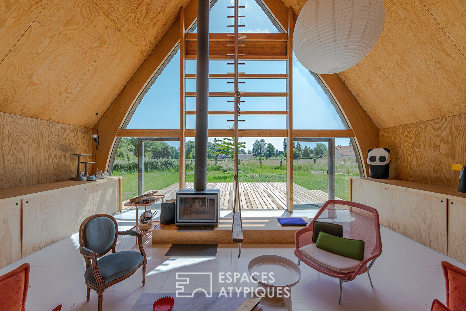 Architect’s wooden frame house _ Atypical in the countryside