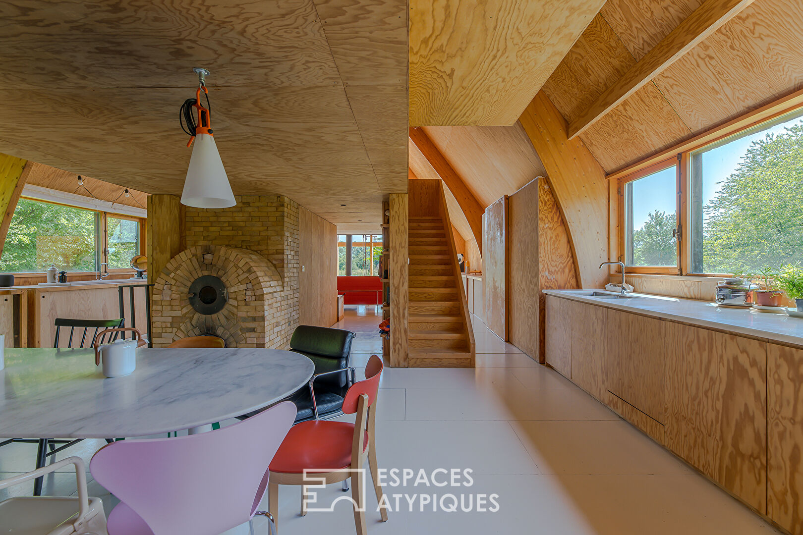 Architect’s wooden frame house _ Atypical in the countryside