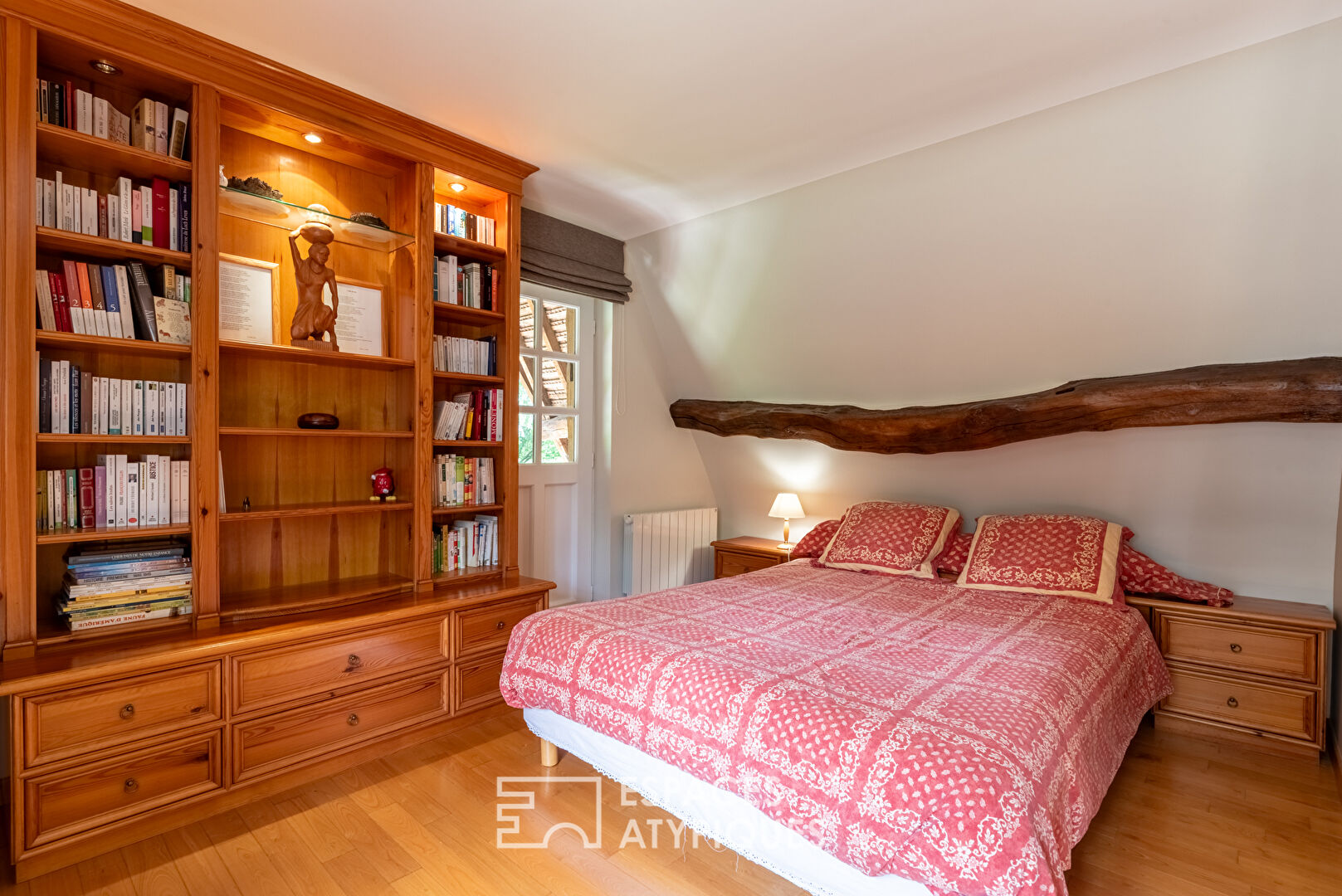 Élégante propriété normande avec gîte et terrain constructible