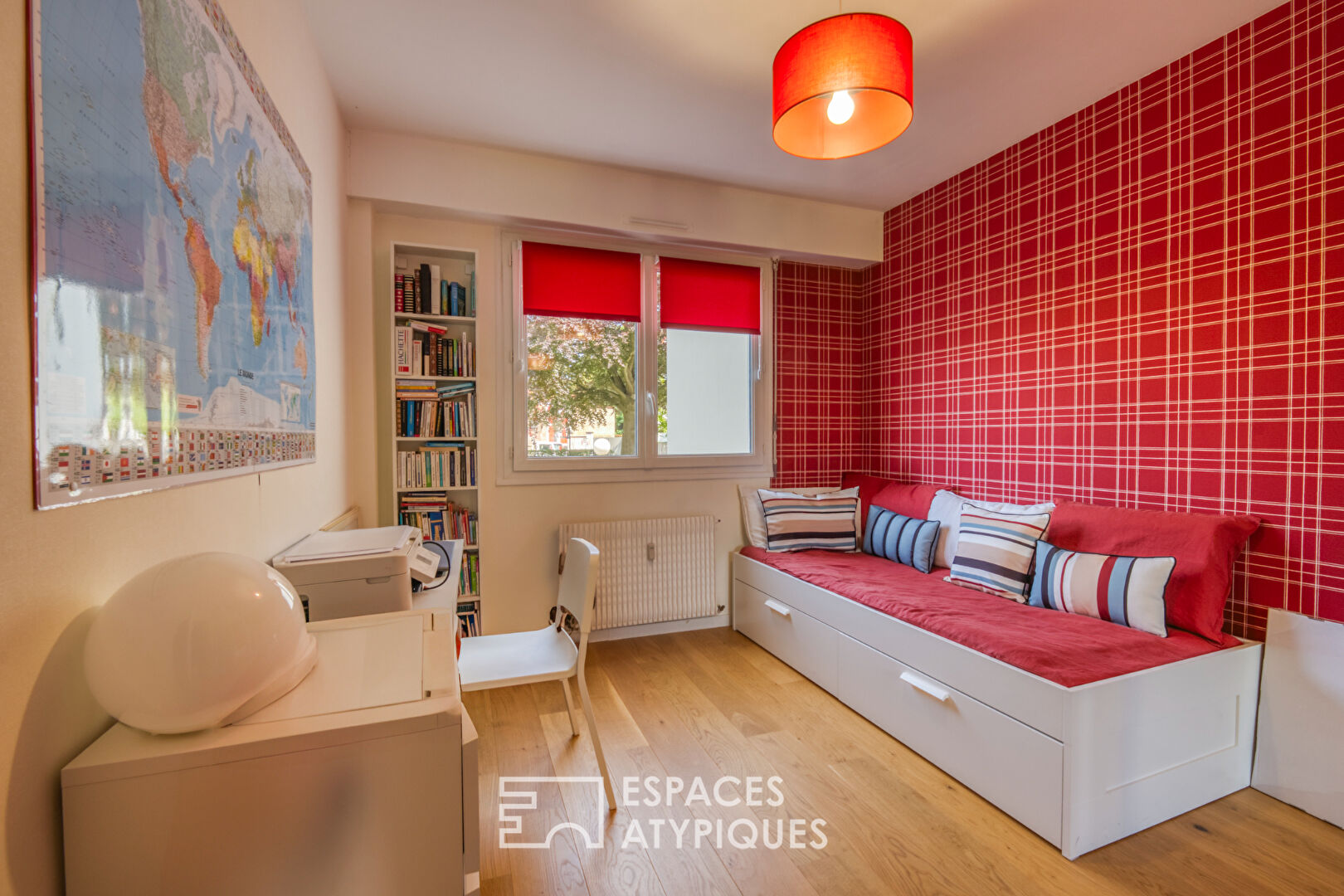 Comfortable garden-level apartment in the Felix Faure area