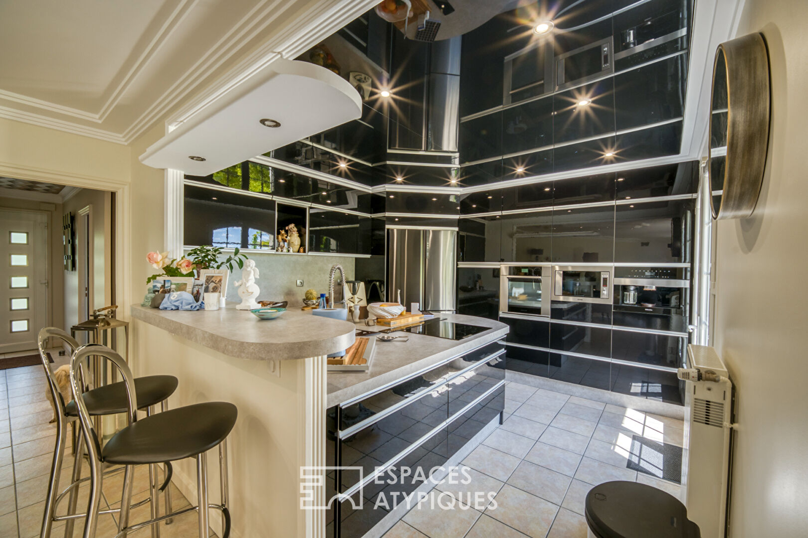 Belle maison contemporaine avec jardin et garage