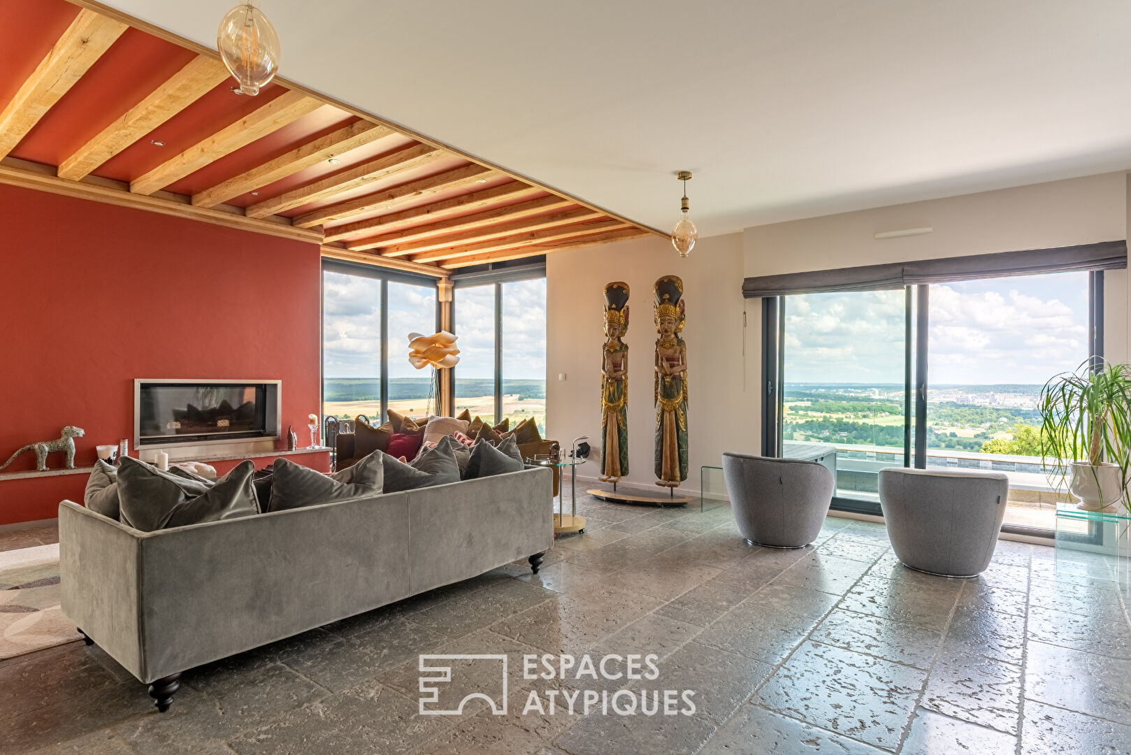 Maison d’architecte avec piscine et vue panoramique sur les boucles de Seine