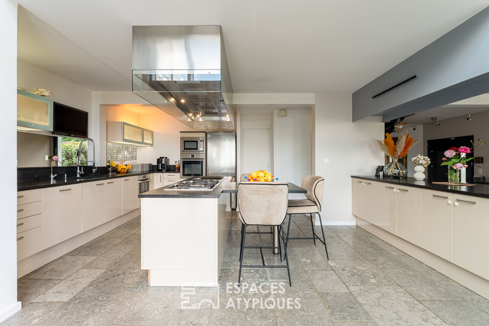 Maison d’architecte avec piscine et vue panoramique sur les boucles de Seine