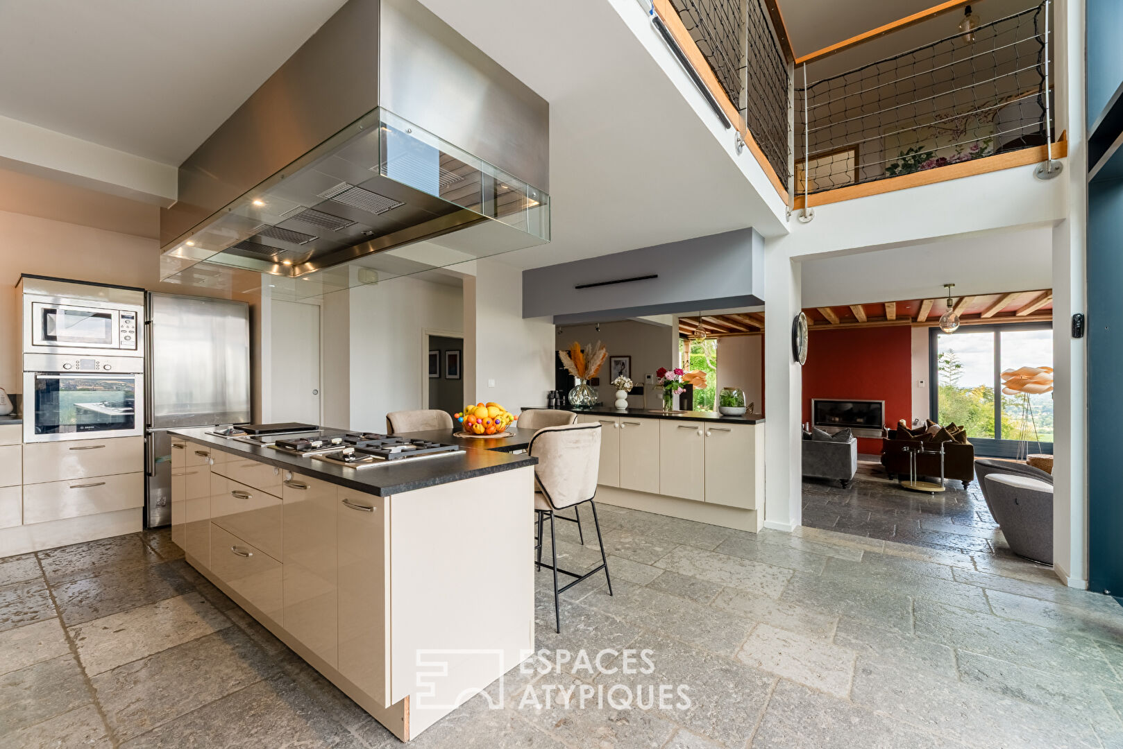Maison d’architecte avec piscine et vue panoramique sur les boucles de Seine