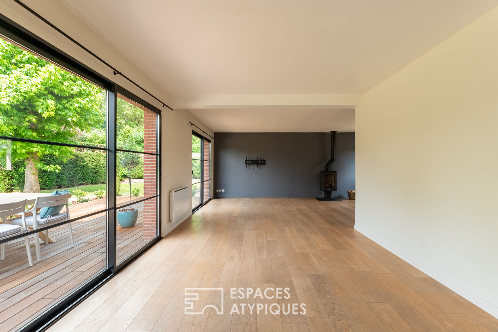 Maison rénovée dans secteur recherché