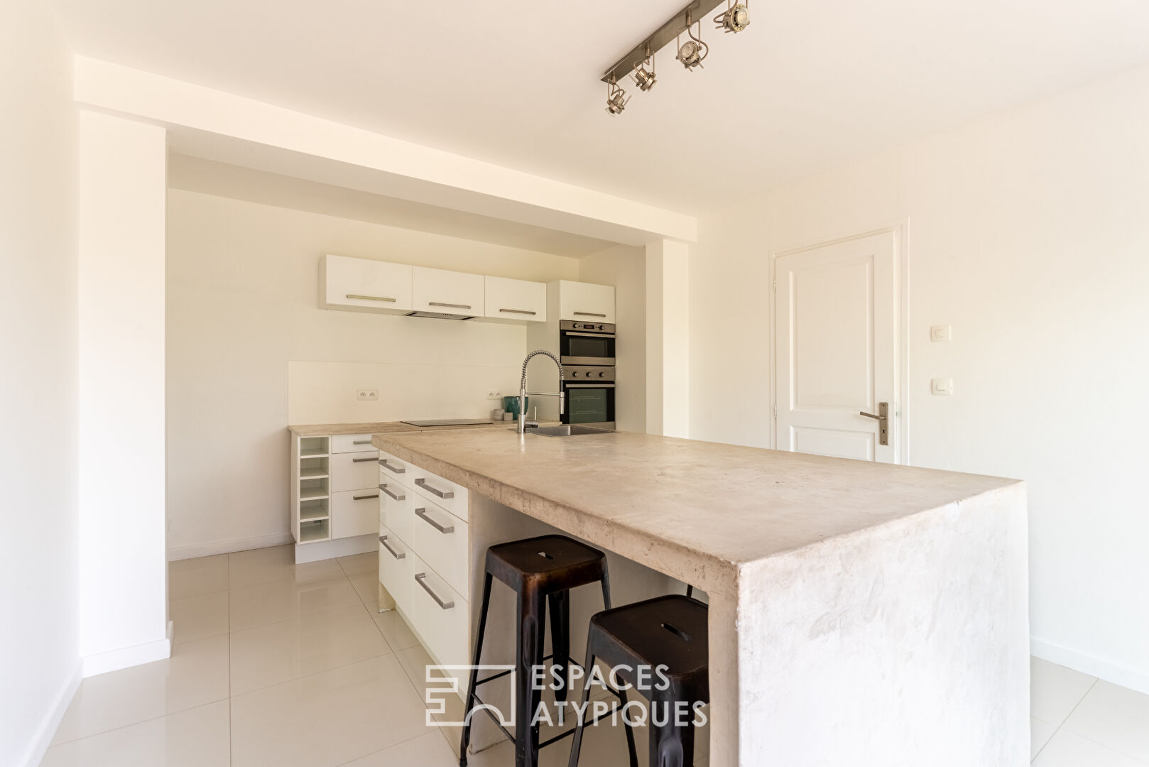 Maison rénovée dans secteur recherché