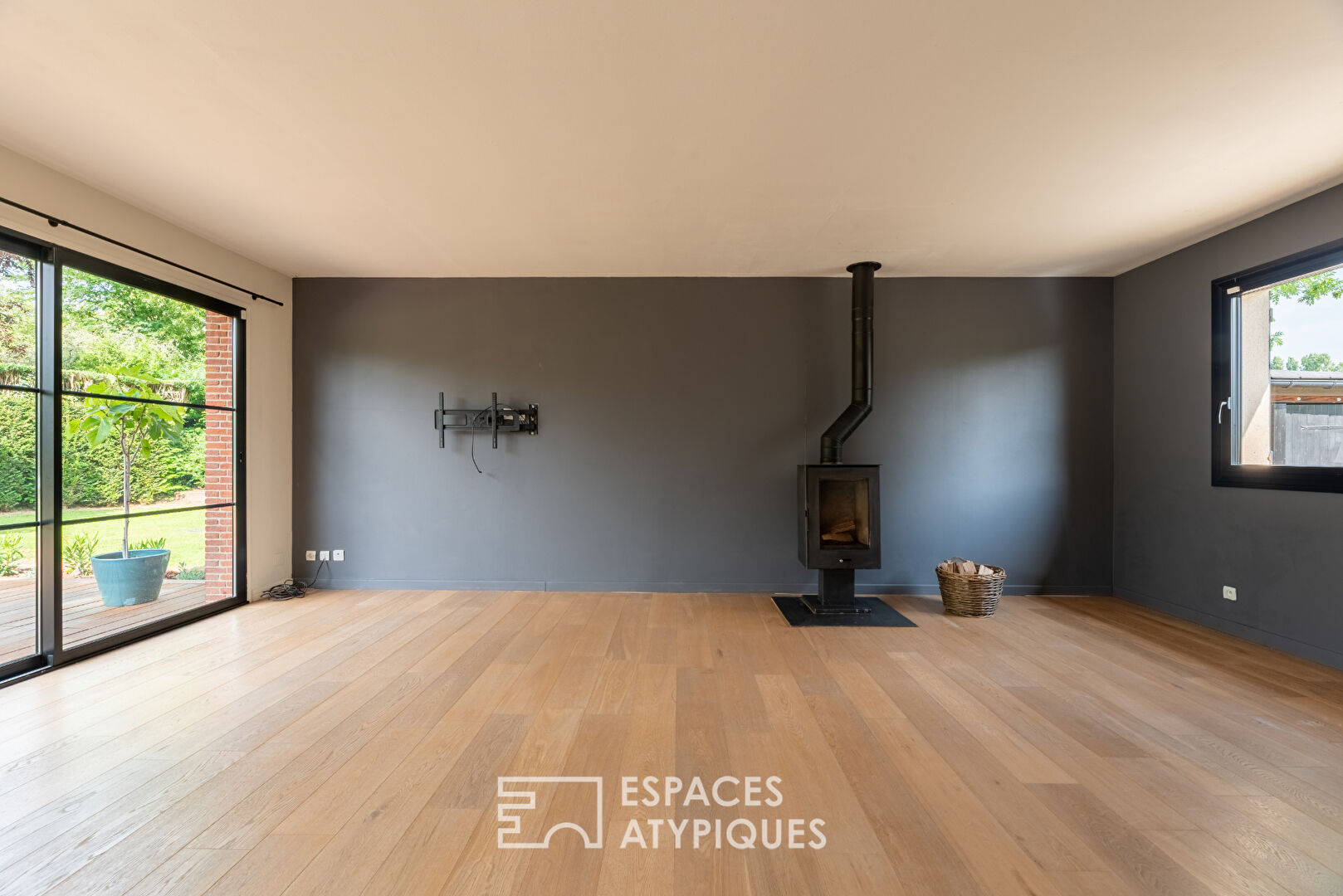 Maison rénovée dans secteur recherché