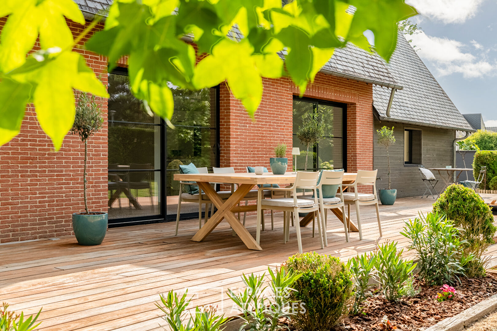 Maison rénovée dans secteur recherché