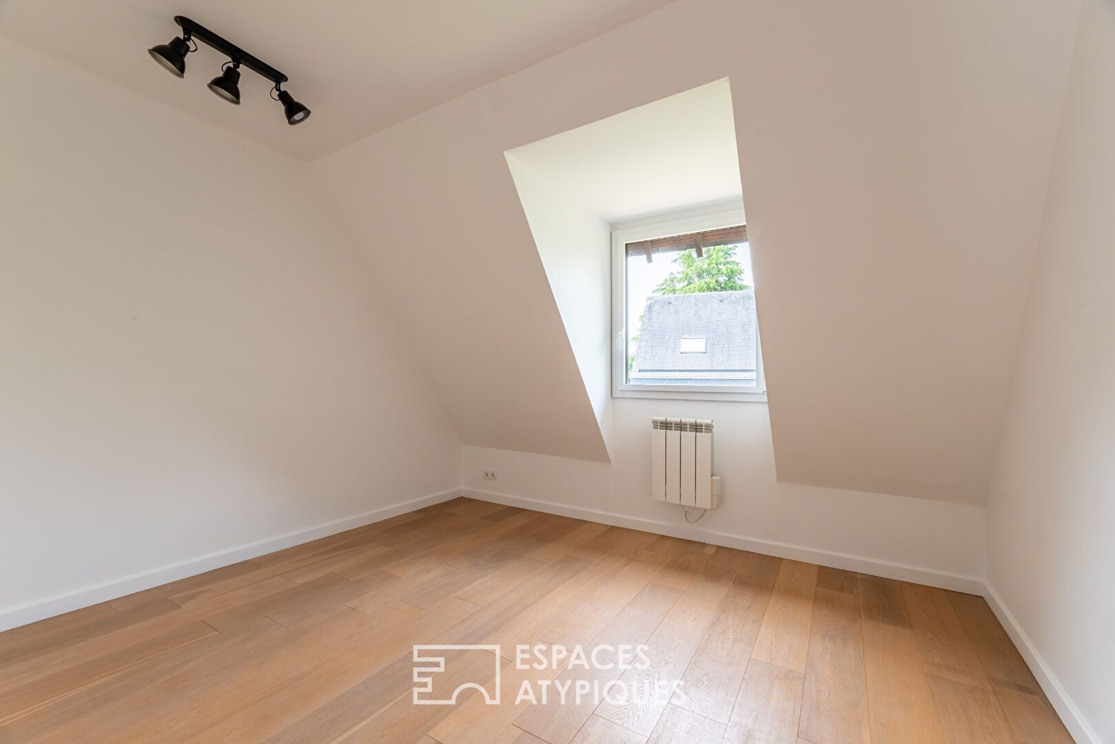Maison rénovée dans secteur recherché