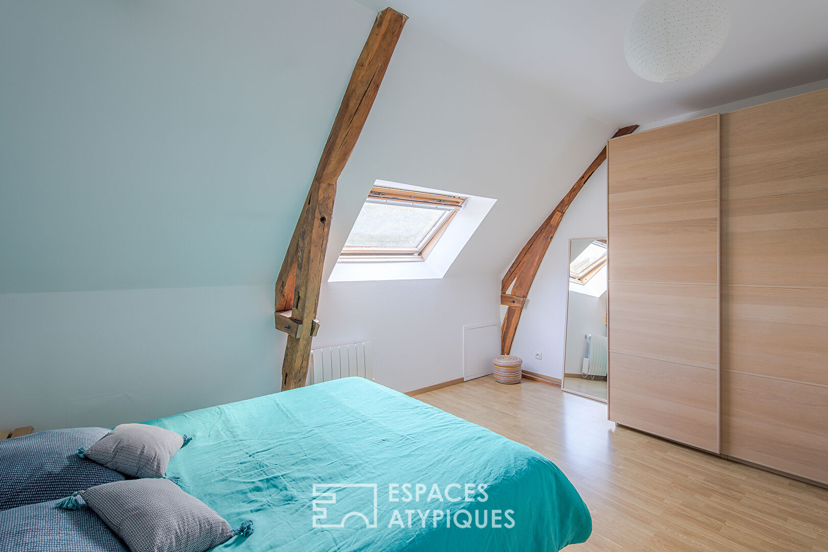Former barn renovated from the end of the 19th century on one hectare of land