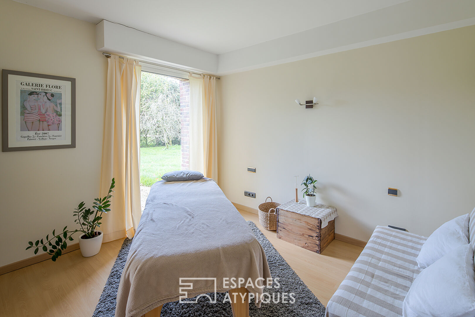 Former barn renovated from the end of the 19th century on one hectare of land