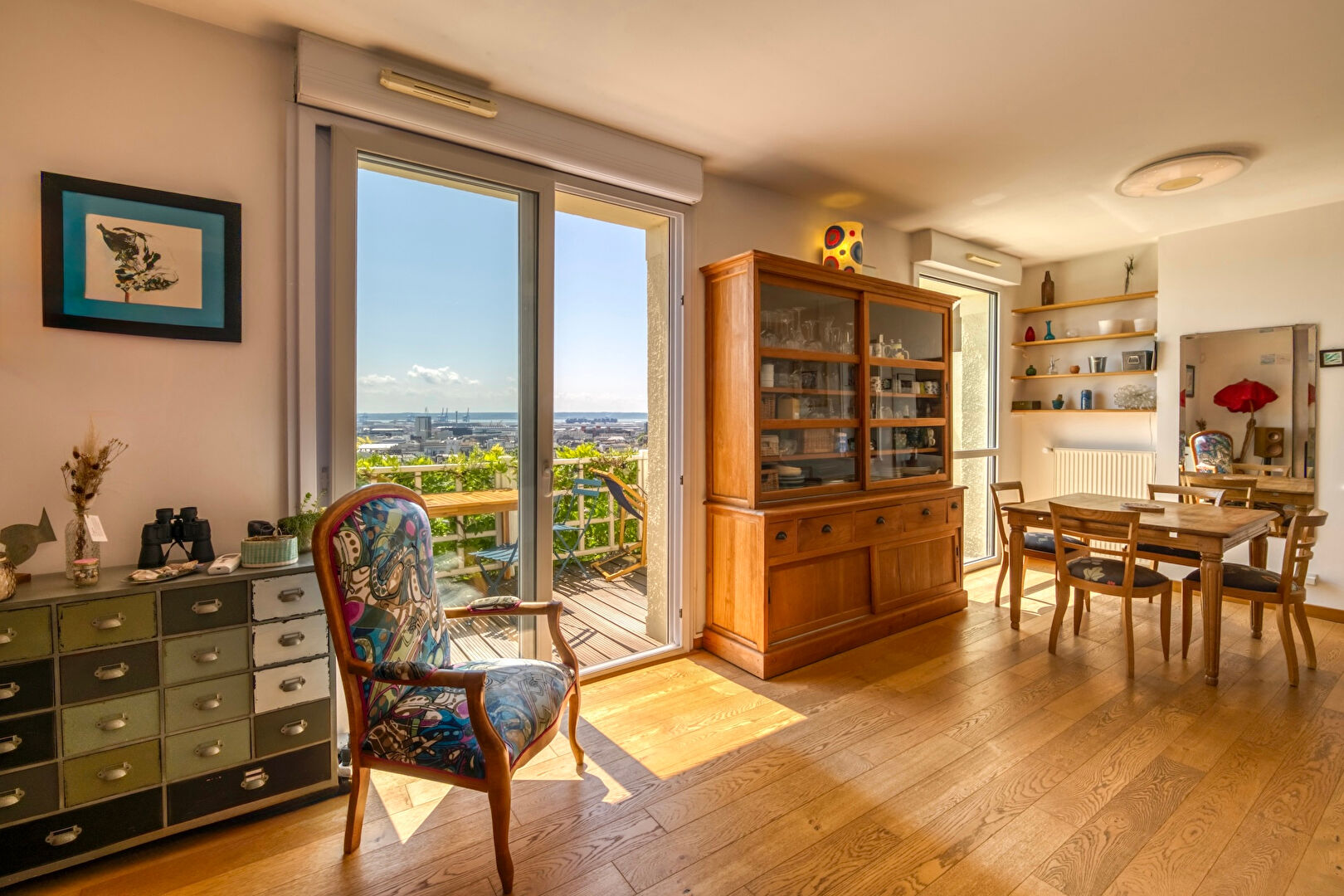 Charmante maison de ville avec garage, terrasses et vue panoramique