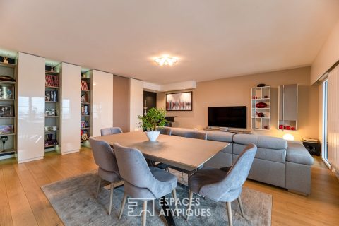 Contemporary apartment with panoramic view of the Seine