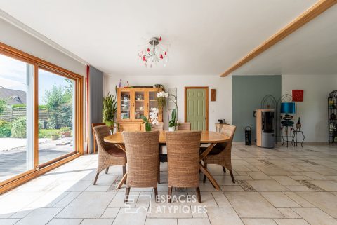 Maison québécoise en ossature bois avec piscine