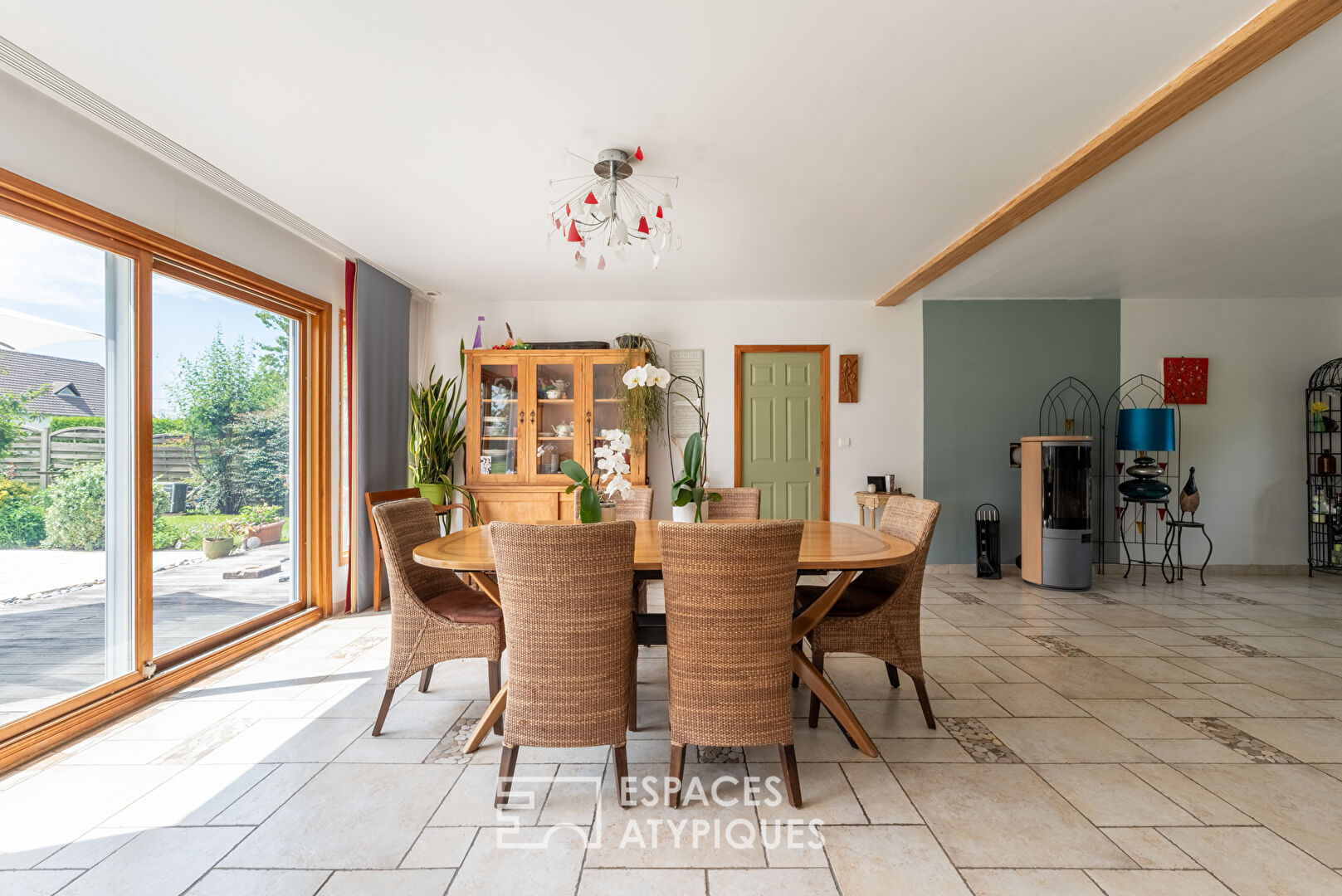 Maison québécoise en ossature bois avec piscine